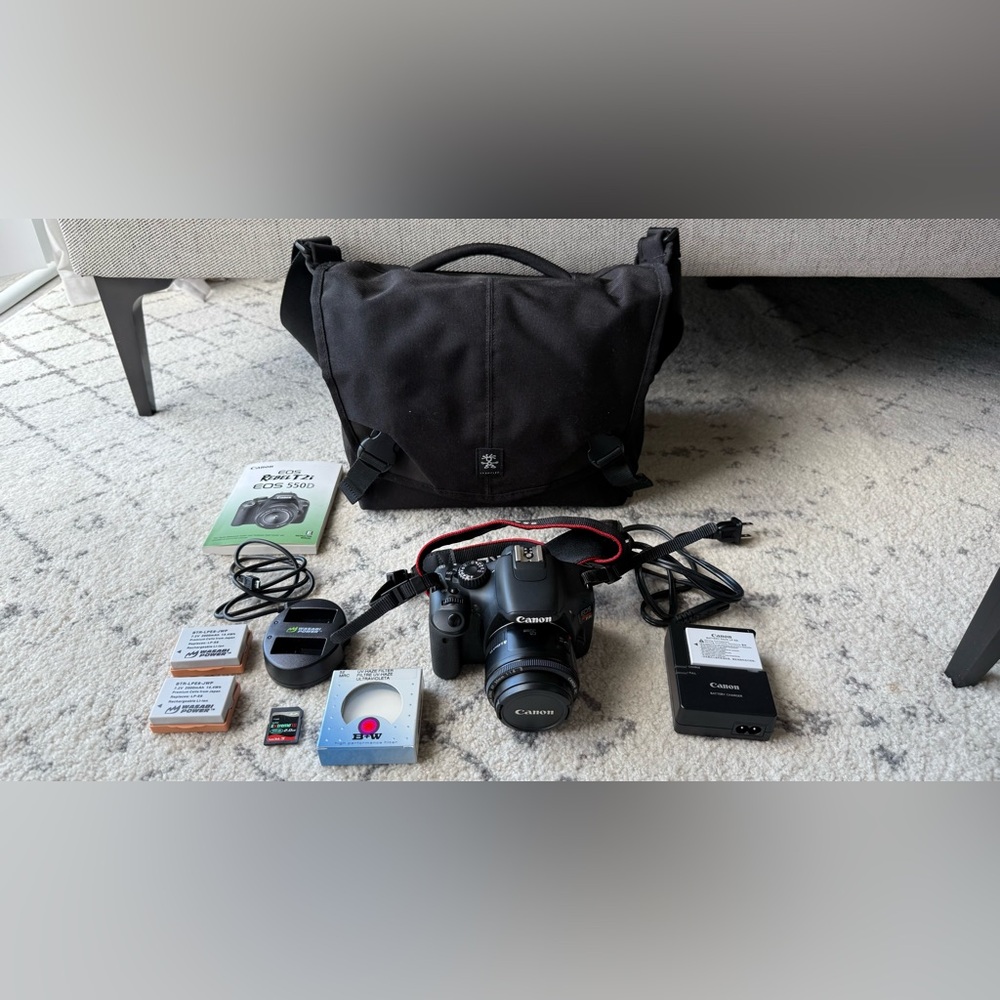 Canon Rebel T2i DSLR camera bundle
